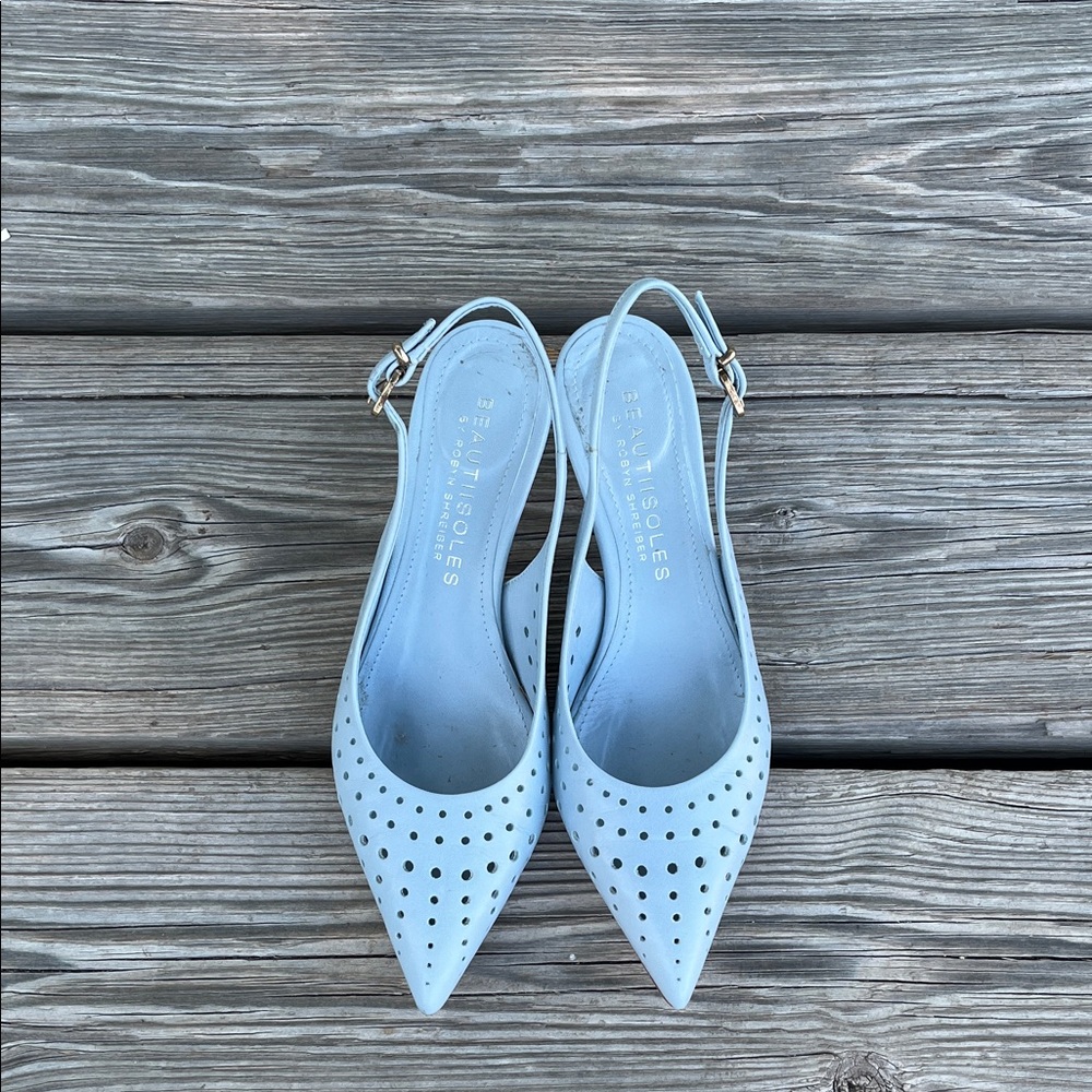 Vero Cuoio Light Blue leather Perforated Slingback Heels mande in ltaly